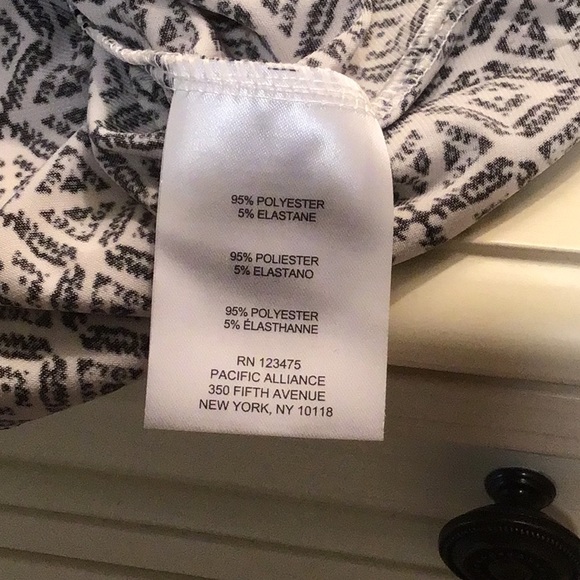 NWT: Jones New York Cold Shoulder - Picture 5 of 5